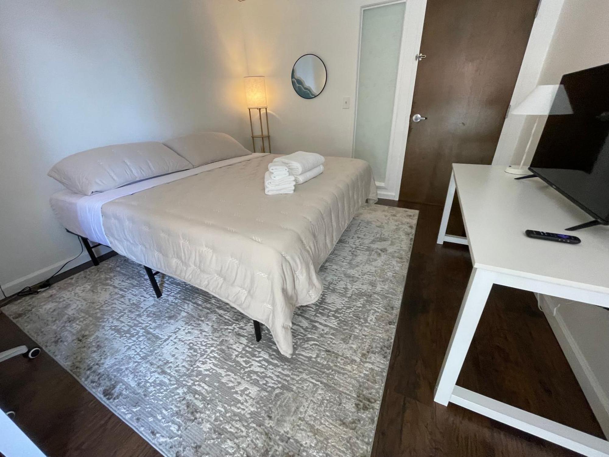 Doho Suites Гонолулу Экстерьер фото