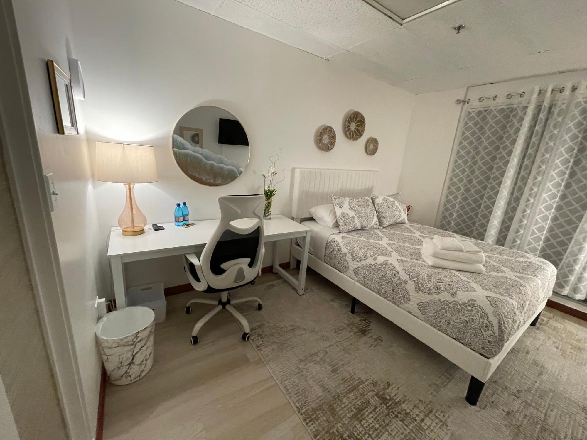 Doho Suites Гонолулу Экстерьер фото