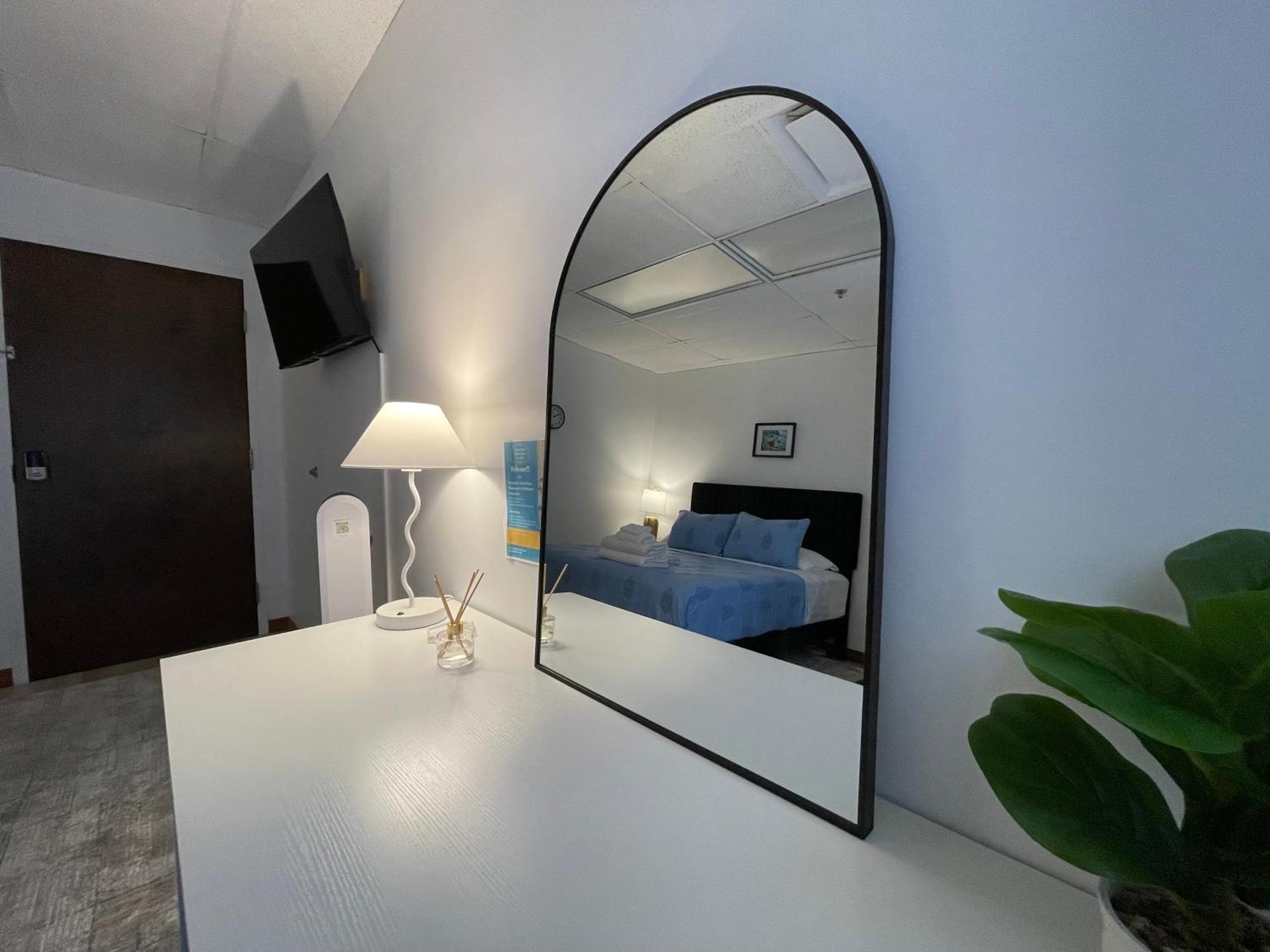 Doho Suites Гонолулу Экстерьер фото